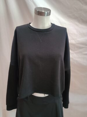 Sudadera crop negra Primark – Talla S
