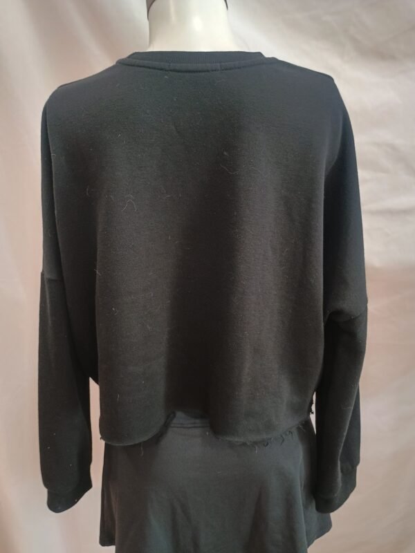 Sudadera crop negra Primark – Talla S