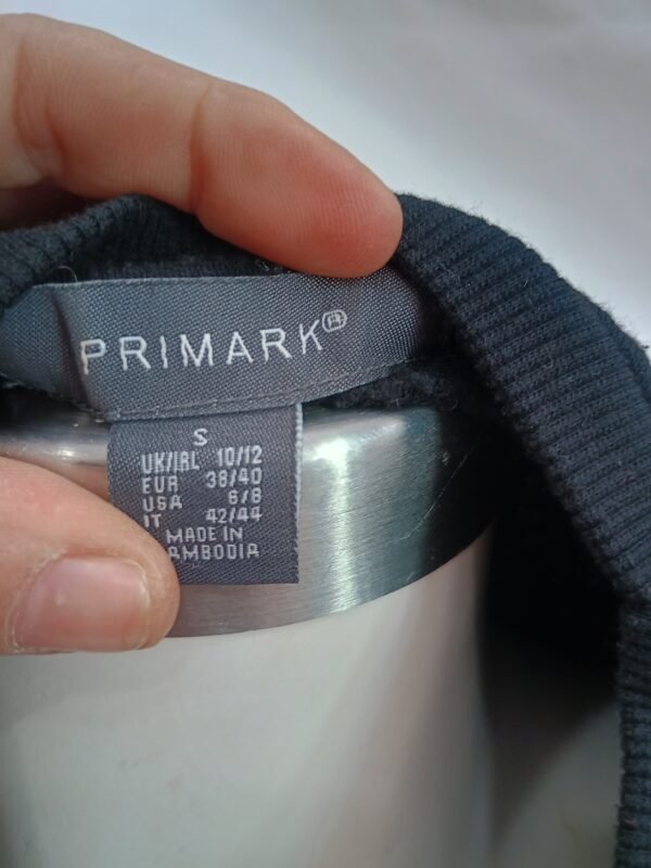 Sudadera crop negra Primark – Talla S
