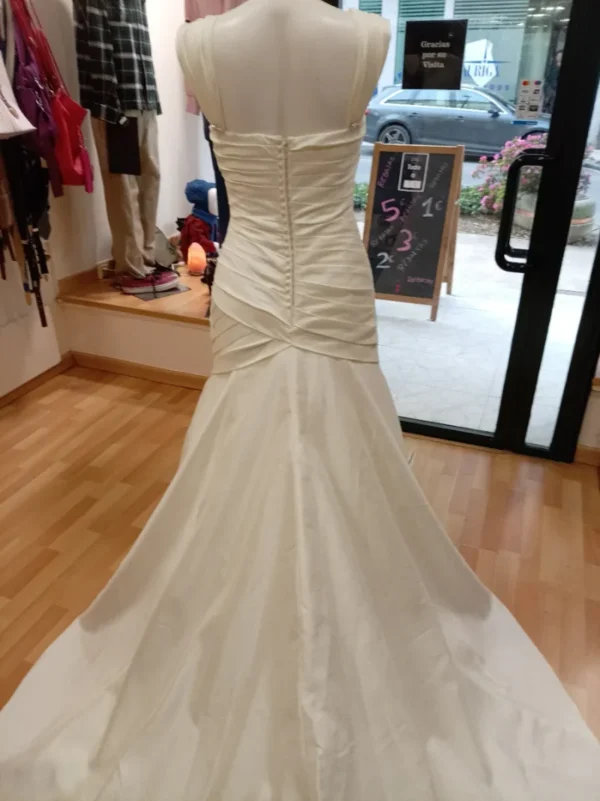 05b922c5-b20b-4106-9cc5-bf152d45e8fa.jpg Vestido de Novia Marina Navarro Talla 40