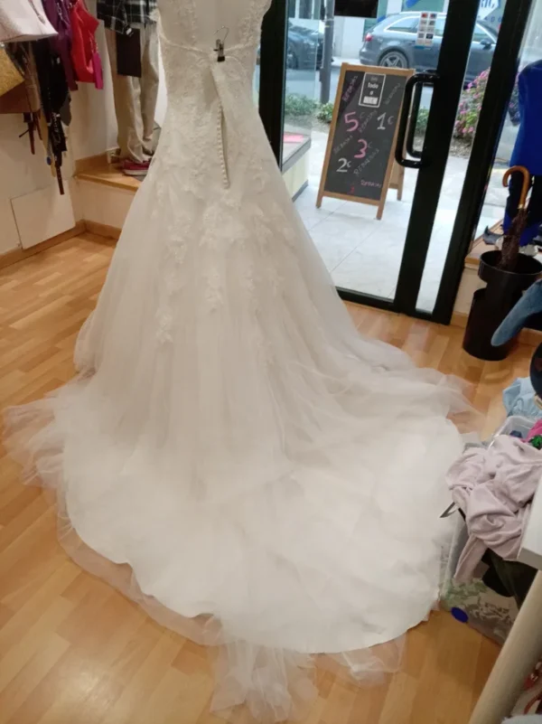 0a6b9b77-12eb-46df-8b5c-c4421c53feb0.jpg Vestido de Novia Almanovia Talla 44
