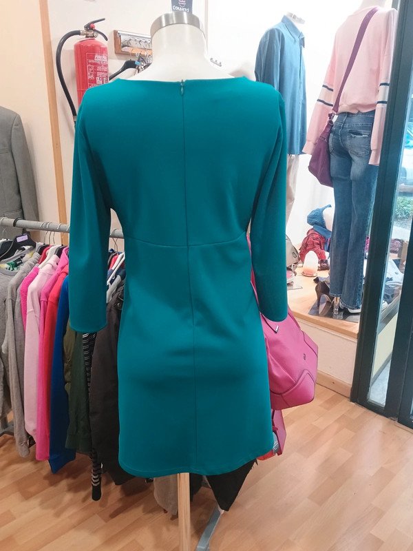 20341770-95d2-4fa9-adb8-44d6f94c9127.jpeg Vestido verde petróleo Cerezas – talla L– elegante y cómodo