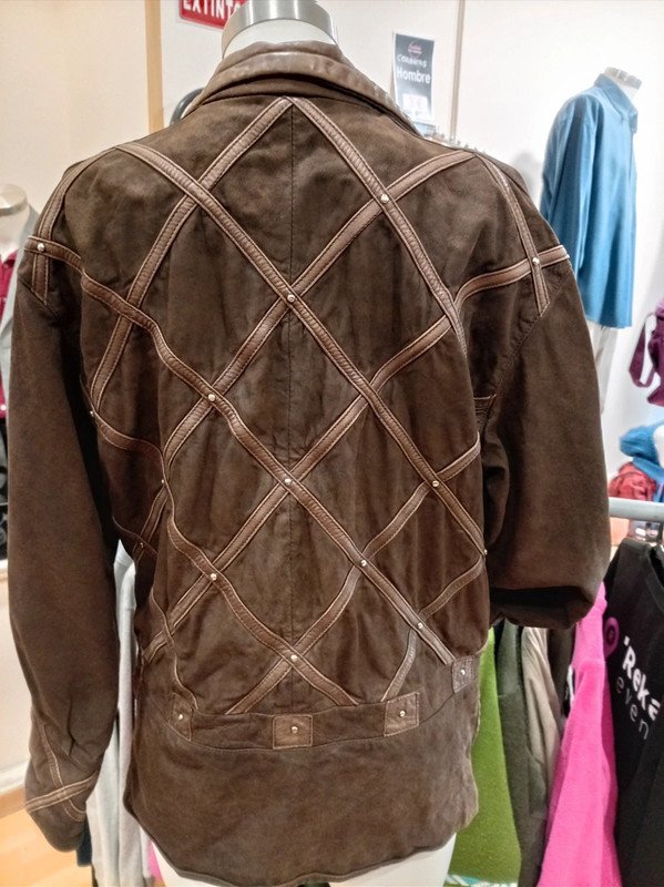 Chaqueta de piel marrón estilo biker con diseño geométrico – Vintage