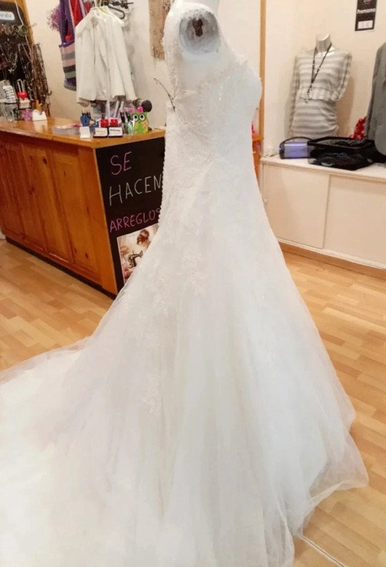 24adcfb5-84e3-440e-b728-13bc9b16c7de.jpeg Vestido de novia Almanovia talla 44