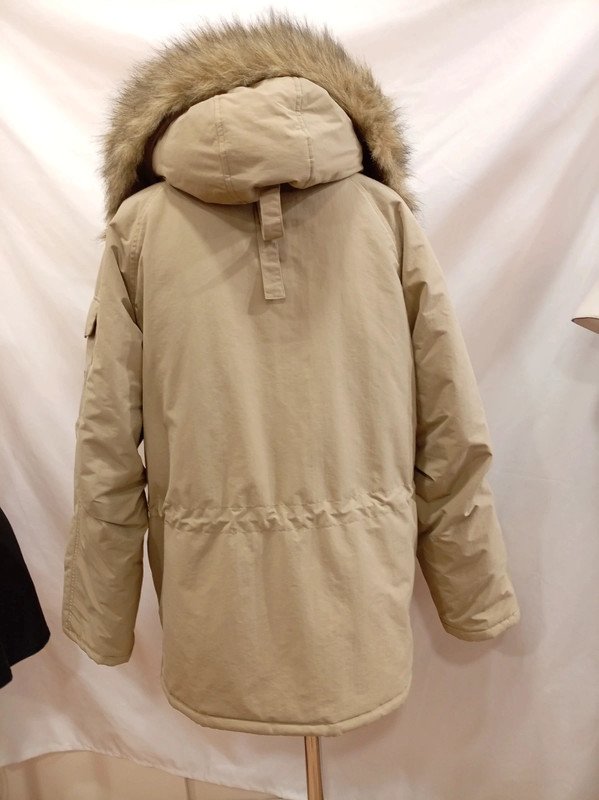 29627b25-8447-403f-b544-dfed329f107c.jpeg Parka Carhartt beige con capucha