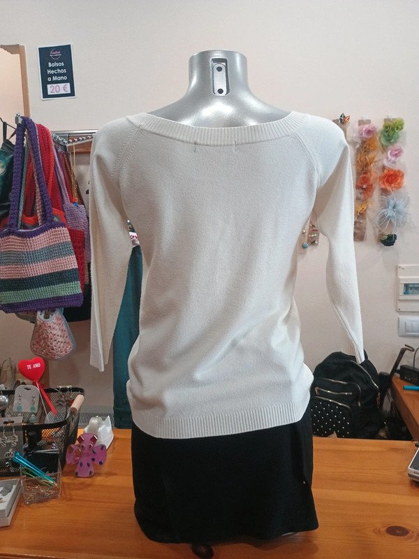 2bbdccb1-808c-4300-ba76-5b9df2895f5f.jpeg Jersey ZARA Blanco – El básico que va con todo talla L