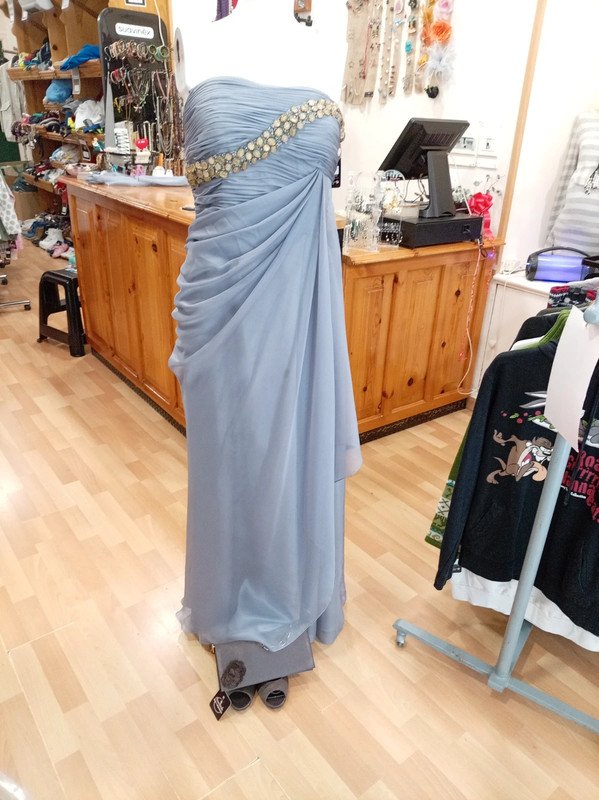 2f91dcf6-7a33-472b-97e9-cc0abafeae2b.jpeg Conjunto vestido de fiesta Zeila Talla S + zapatos Almudena 38 look completo fiesta