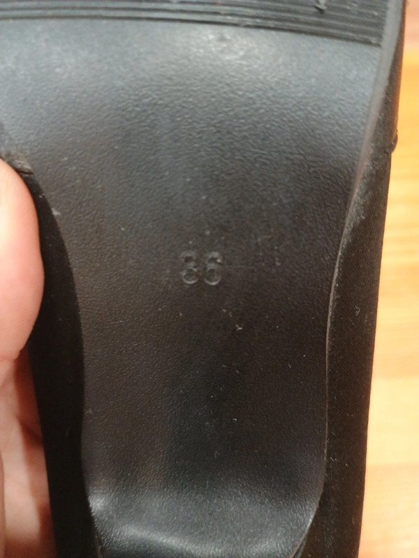 Tacones negros Alex Silva talla 36– elegantes con lazo