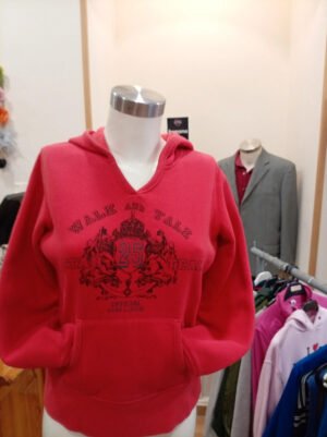 Sudadera roja con capucha