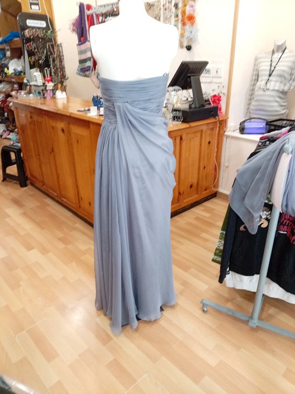 3f02ad21-fb18-415d-8f68-38958a23f56b.jpeg Conjunto vestido de fiesta Zeila Talla S + zapatos Almudena 38 look completo fiesta