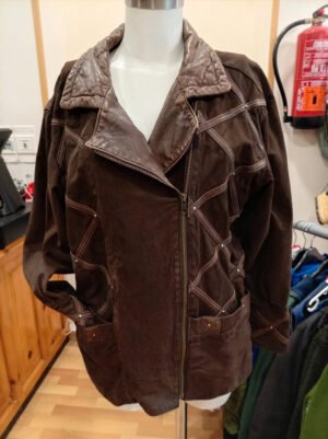 Chaqueta de piel marrón estilo biker con diseño geométrico – Vintage