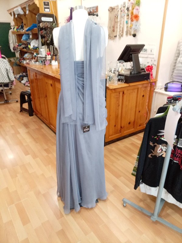 5246fb9e-cb14-4017-adc0-41bac86b470b.jpeg Conjunto vestido de fiesta Zeila Talla S + zapatos Almudena 38 look completo fiesta