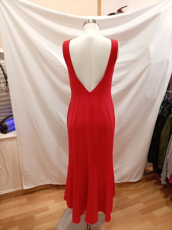 6235ab21-35a6-4112-81d3-1a7d8d2eed18.jpeg Vestido rojo