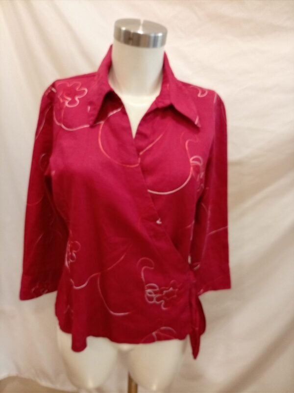 Blusa roja Arycl talla 44 cruzada con lazo elegante
