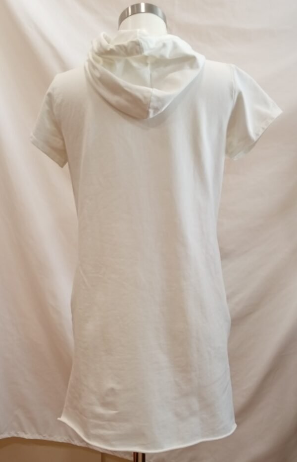 Vestido sudadera blanco con capucha – cómodo y versátil (Talla 42)