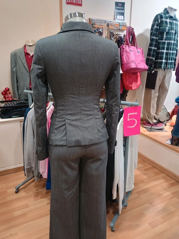 78206c90-222f-4392-acdb-0114c1d2da49.jpeg Traje tres piezas mujer Mango Suit 36