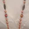 Collar largo perlas rosa y cuentas coral estilo elegante vintage
