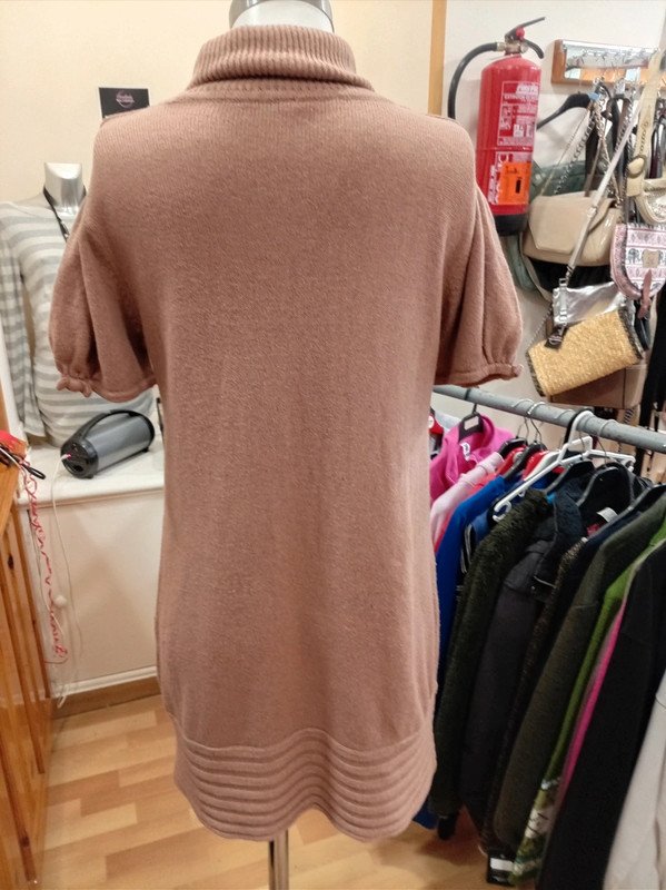 Vestido de punto beige cuello alto – comfy + elegante talla L