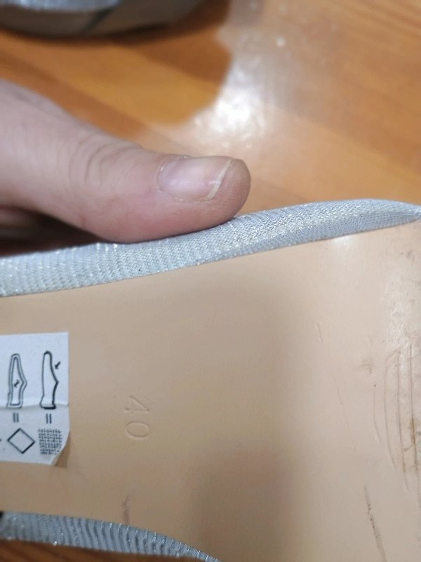 Sandalias de tacón plateadas con lazo Alex Silva – talla 40