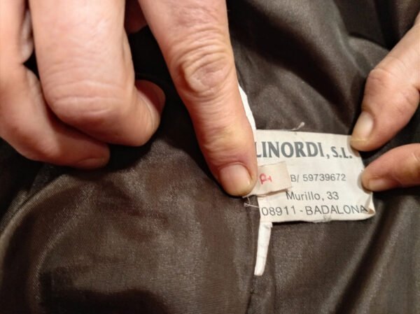 Chaqueta de piel marrón estilo biker con diseño geométrico – Vintage