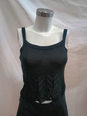 Top de Punto Negro Calado Talla S – Estilo Casual