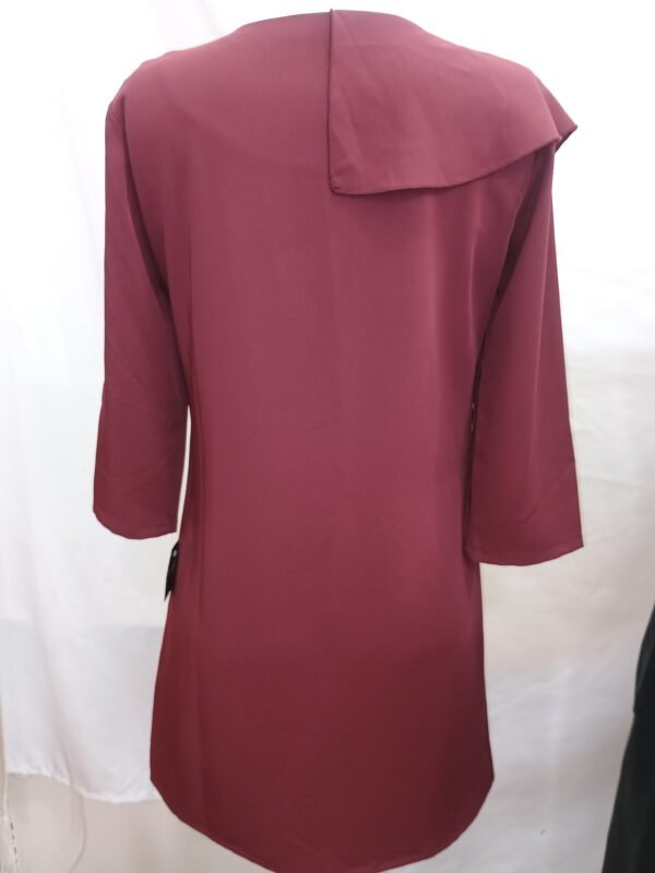 Vestido Granate con Volante Talla S – Estilo Elegante