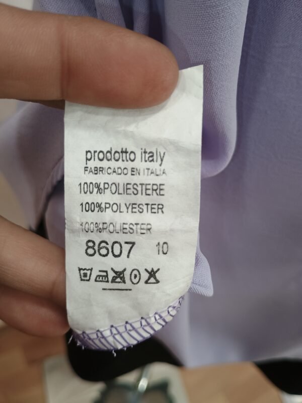 Blusa Lila con Botones Talla M – Estilo Elegante