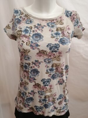 Remera Floral de Mujer Talla M– Estilo Romántico