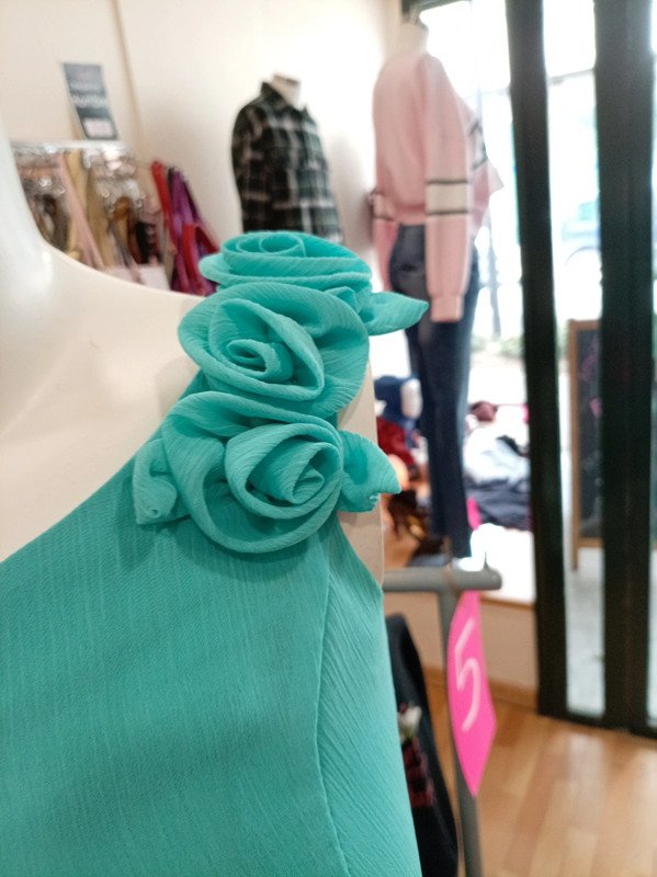 a310cc72-4642-4127-8bd9-77dd9f1b122f.jpeg Conjunto Tribel azul turquesa – Talla 40 – Ideal evento