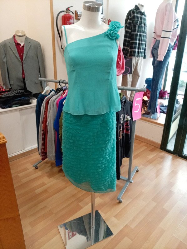 a67ba878-b574-4fff-af99-35fc41ec3385.jpeg Conjunto Tribel azul turquesa – Talla 40 – Ideal evento