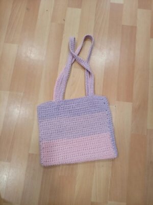 Bolso de crochet rosa hecho a mano