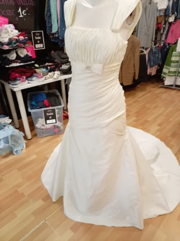 aa7f3770-8db6-423f-acfa-8f780d5525fe.jpg Vestido de Novia Marina Navarro Talla 40