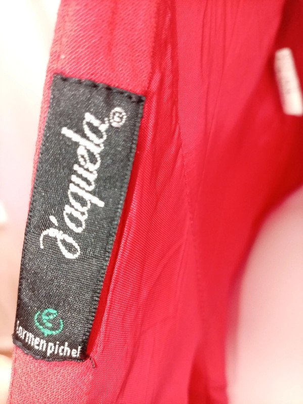 aaa92dba-40e0-4ab3-a271-3f70a910bb87.jpeg Vestido rojo
