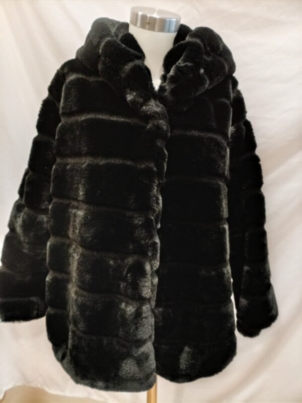ae63b34e-49eb-4f1c-80e1-16eb89ed8c12.jpg Abrigo pelo sintético negro Giorgia talla M/L elegante invierno