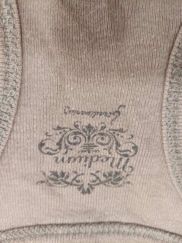 Camiseta de tirantes beige