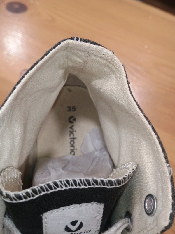 Zapatillas altas Victoria negras tipo Converse – talla 35