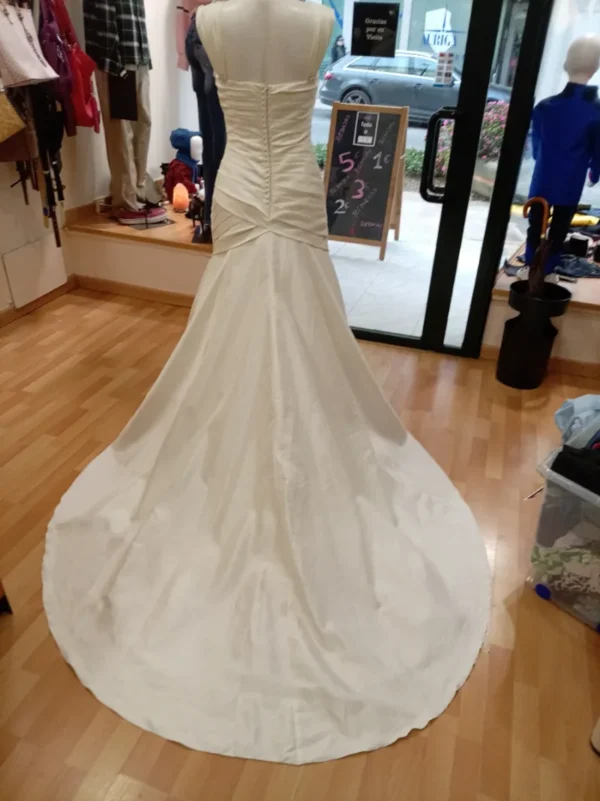 cda1b02c-09a2-4de2-b1c1-10808287ee3c.jpg Vestido de Novia Marina Navarro Talla 40