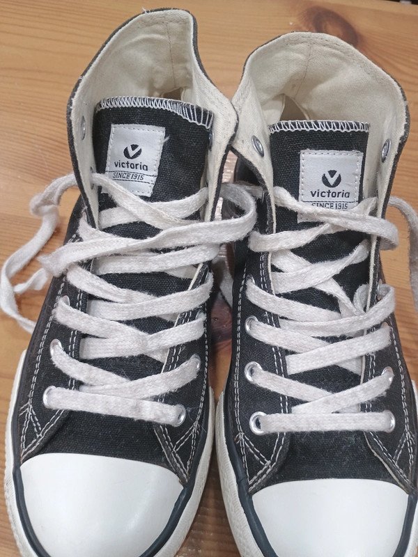 Zapatillas altas Victoria negras tipo Converse – talla 35