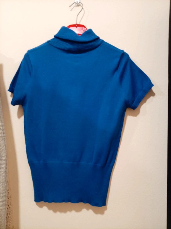 Jersey azul cuello alto Milk & Honey M