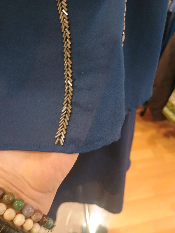 Vestido azul elegante Lamorena – talla M 40 – detalle de pedrería