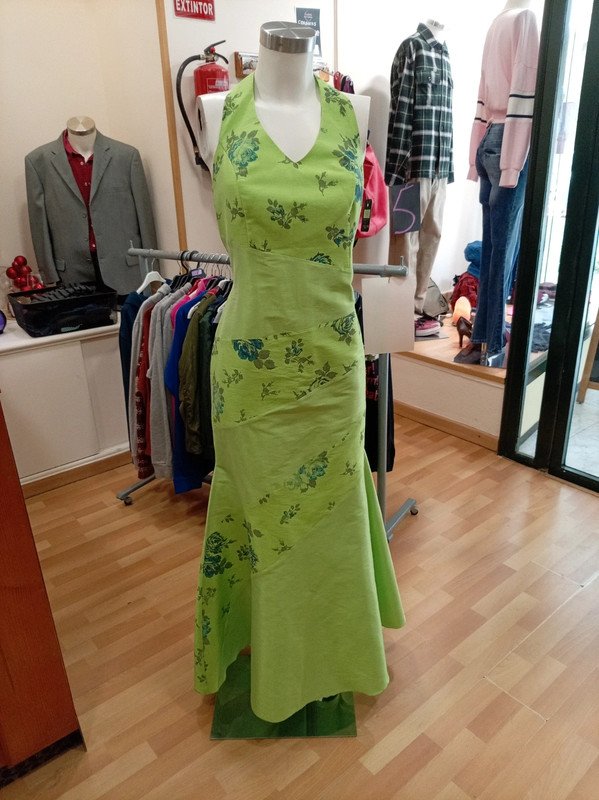 d67daec3-c061-4773-9d6f-22e4ebf05f63.jpeg Vestido largo y chaquetilla Bambola talla 42– Elegante y favorecedor