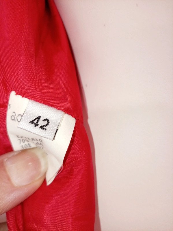 d89e9e0b-214b-4c6f-bd08-42e2a9d98467.jpeg Vestido rojo