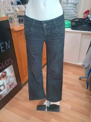 Jeans negros ONLY – Talla 38 – Corte recto
