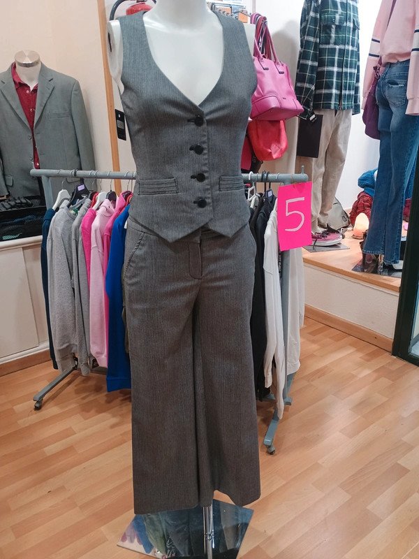 ea2d6328-4cc8-40ad-acc0-acb3d3989167.jpeg Traje tres piezas mujer Mango Suit 36