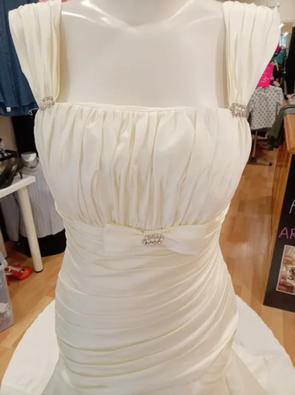 ed173ff6-afeb-4a75-bde2-bef0c775d91e.jpg Vestido de Novia Marina Navarro Talla 40