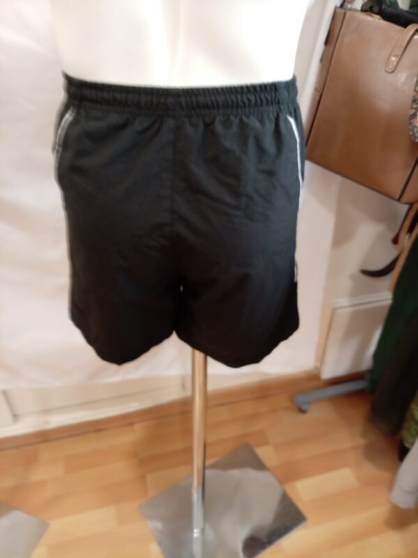 Pantalón corto deportivo Decathlon – Talla 14 años (158-172 cm)