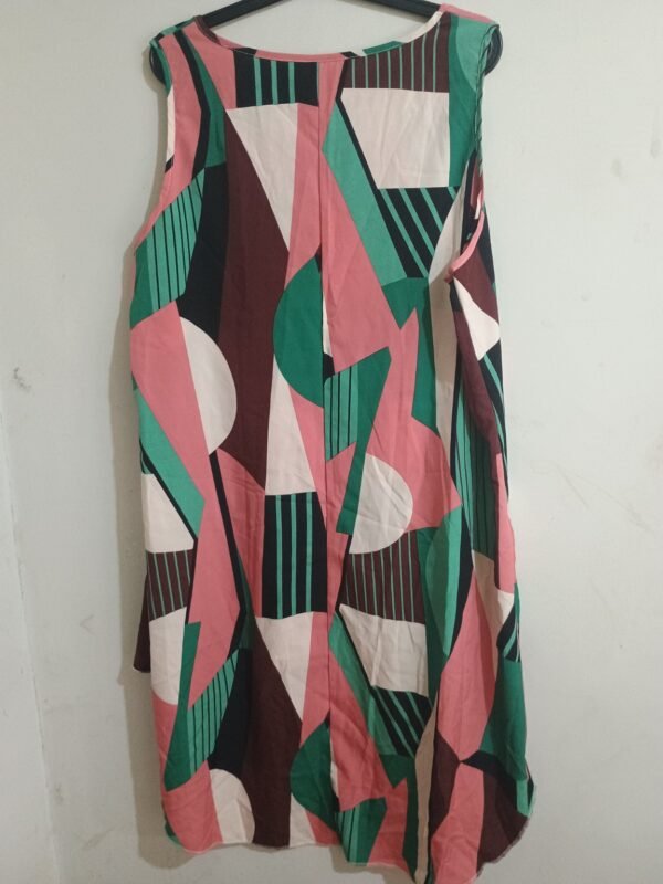 Vestido multicolor con estampado geométrico – talla XL