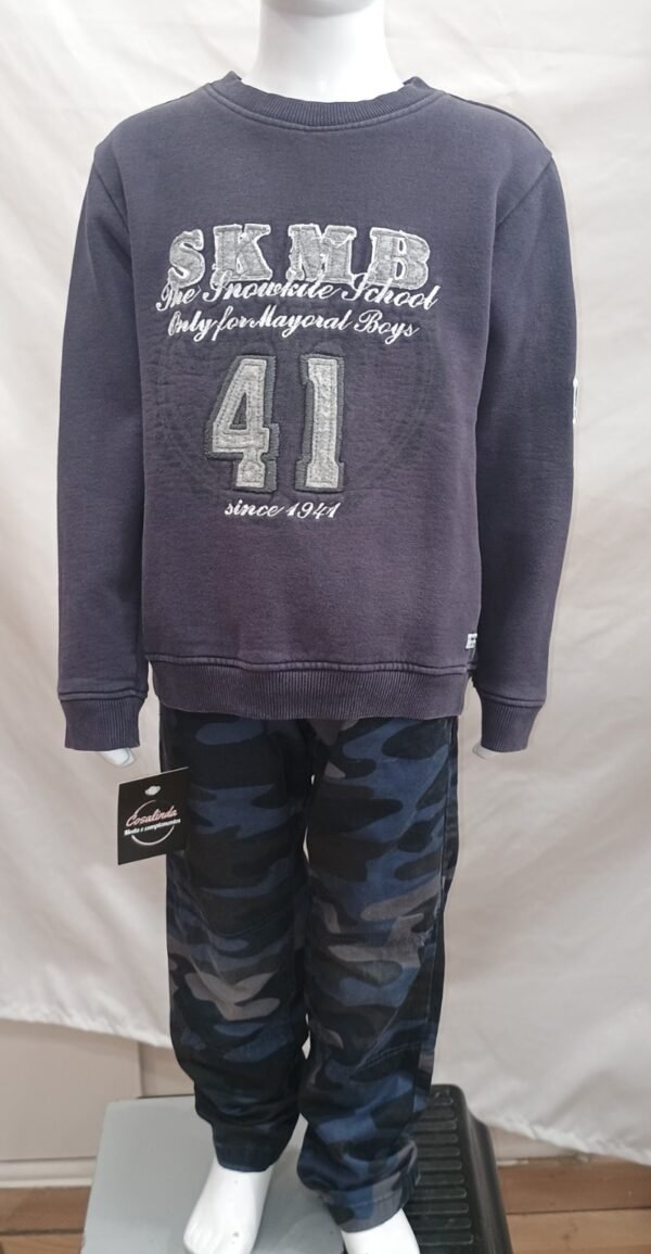 conjunto niño sudadera + pantalón camuflaje talla 7 años kiabi y Mayoral