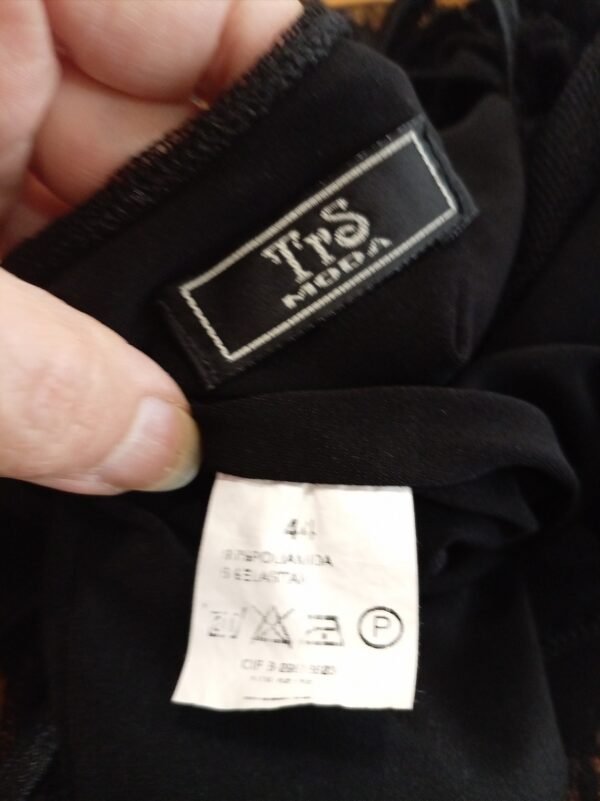 file_0000000039047243ae0406b6a1bfe5e3 Top negro de encaje | Tirantes finos | Ajustable lateral | Talla 44