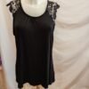 file_000000004a64720abbda3093edf9e7db Camiseta negra con encaje en hombros | Talla L | Básica elegante
